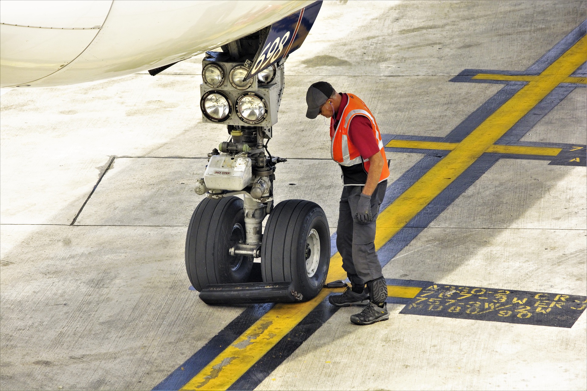 landing-gear-g02acda5bf_1920